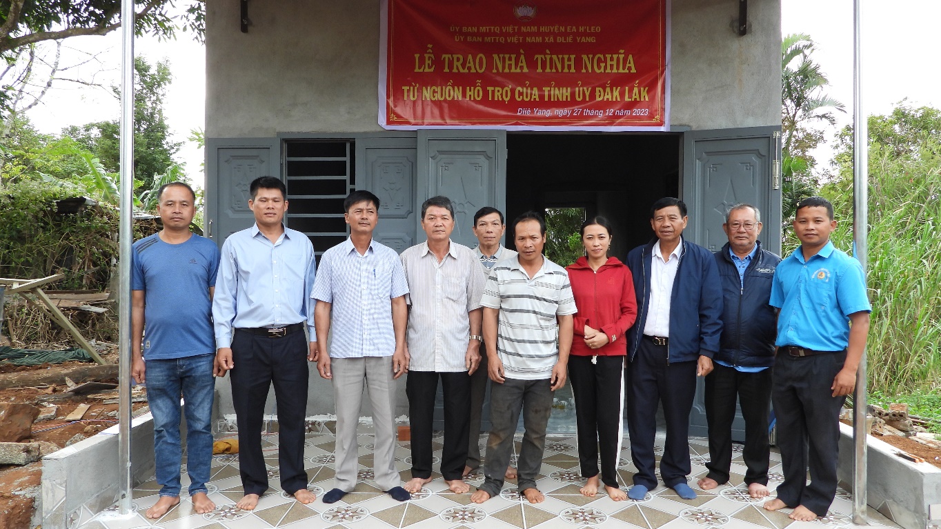 UBMTTQ Việt Nam huyện Ea H’Leo bàn nhà tình nghĩa cho hộ nghèo